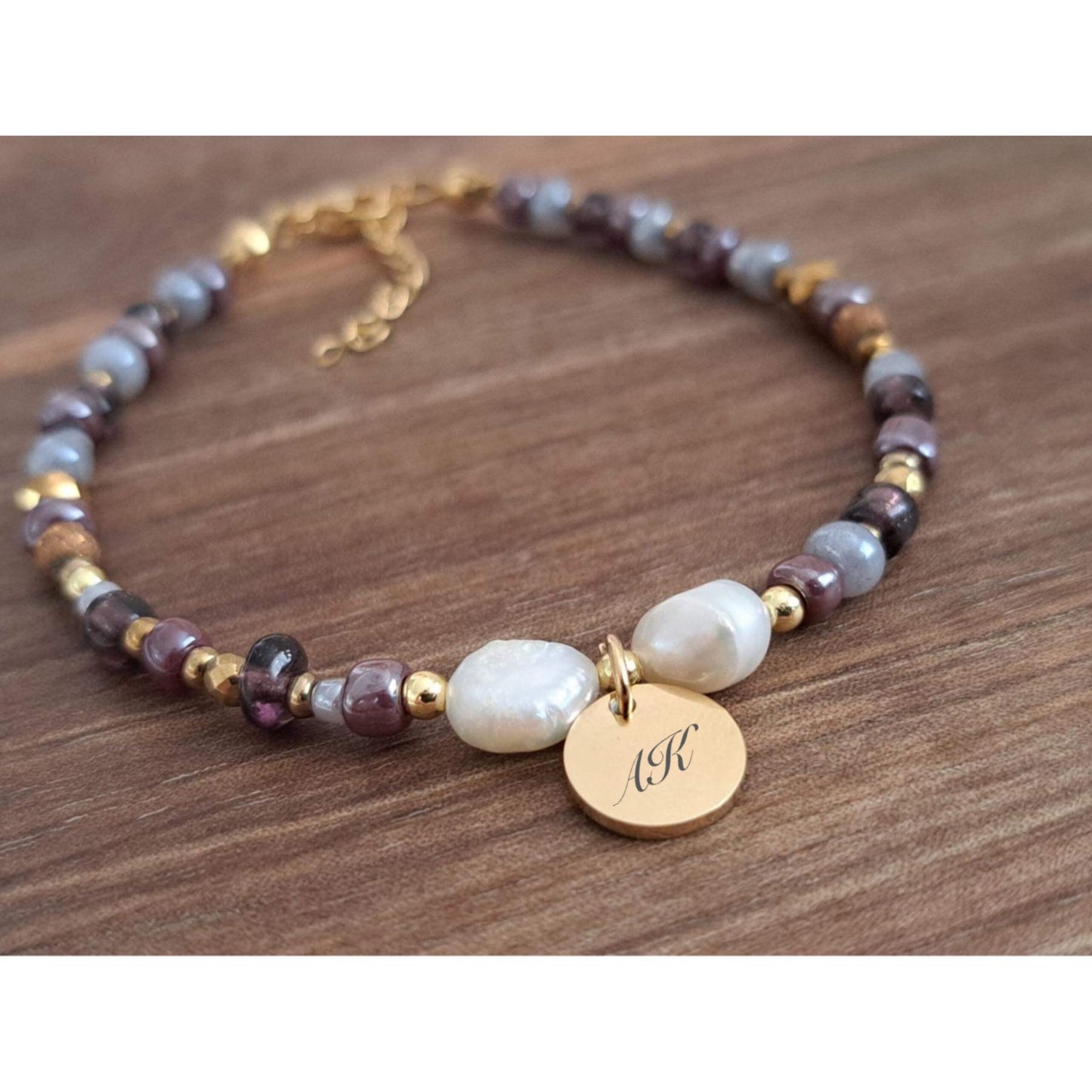 ръчно изработена гравирана гривна подарък