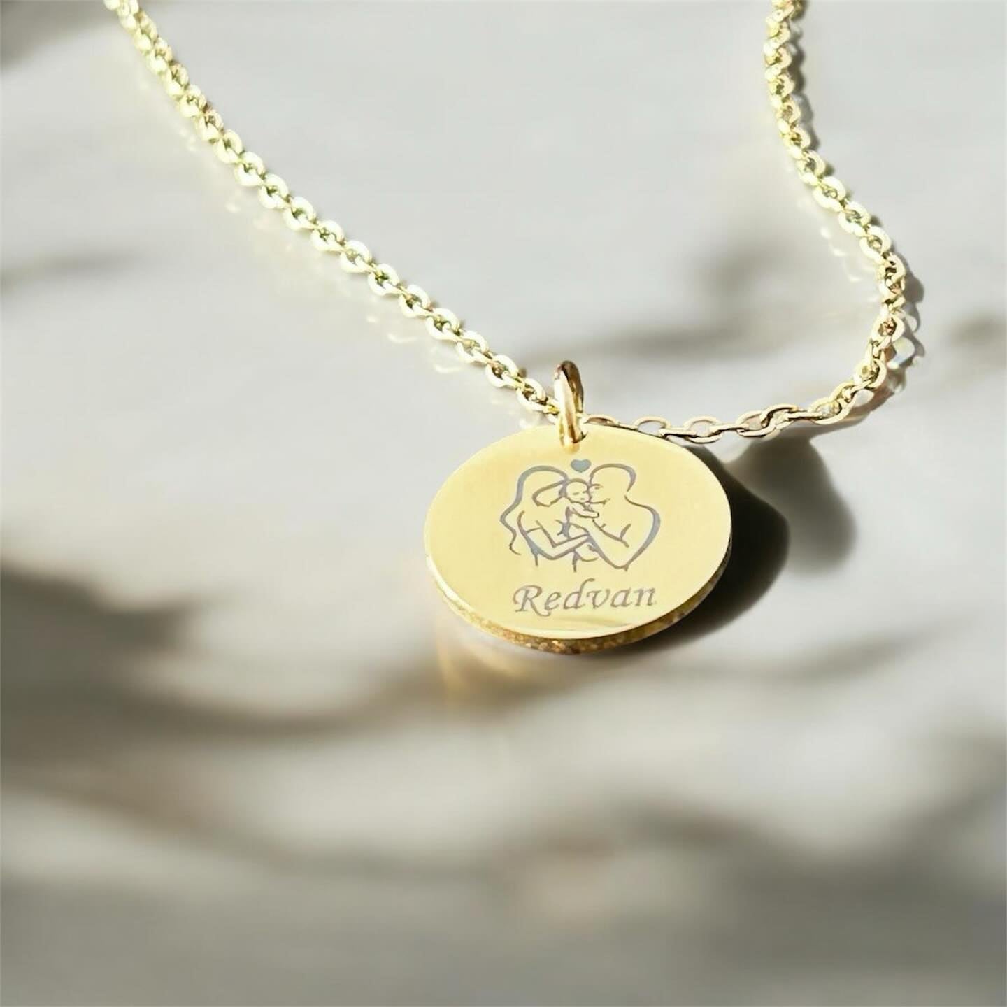 гравирано колие с картинка семейство подарък