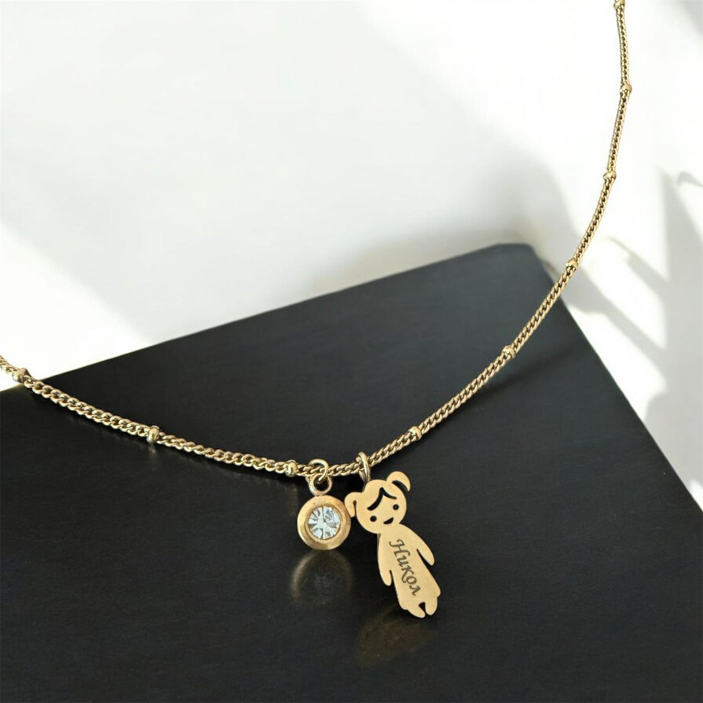 колие с дете гравирано име цирконий подарък