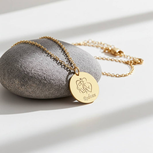 гравирано колие със семейство и име подарък