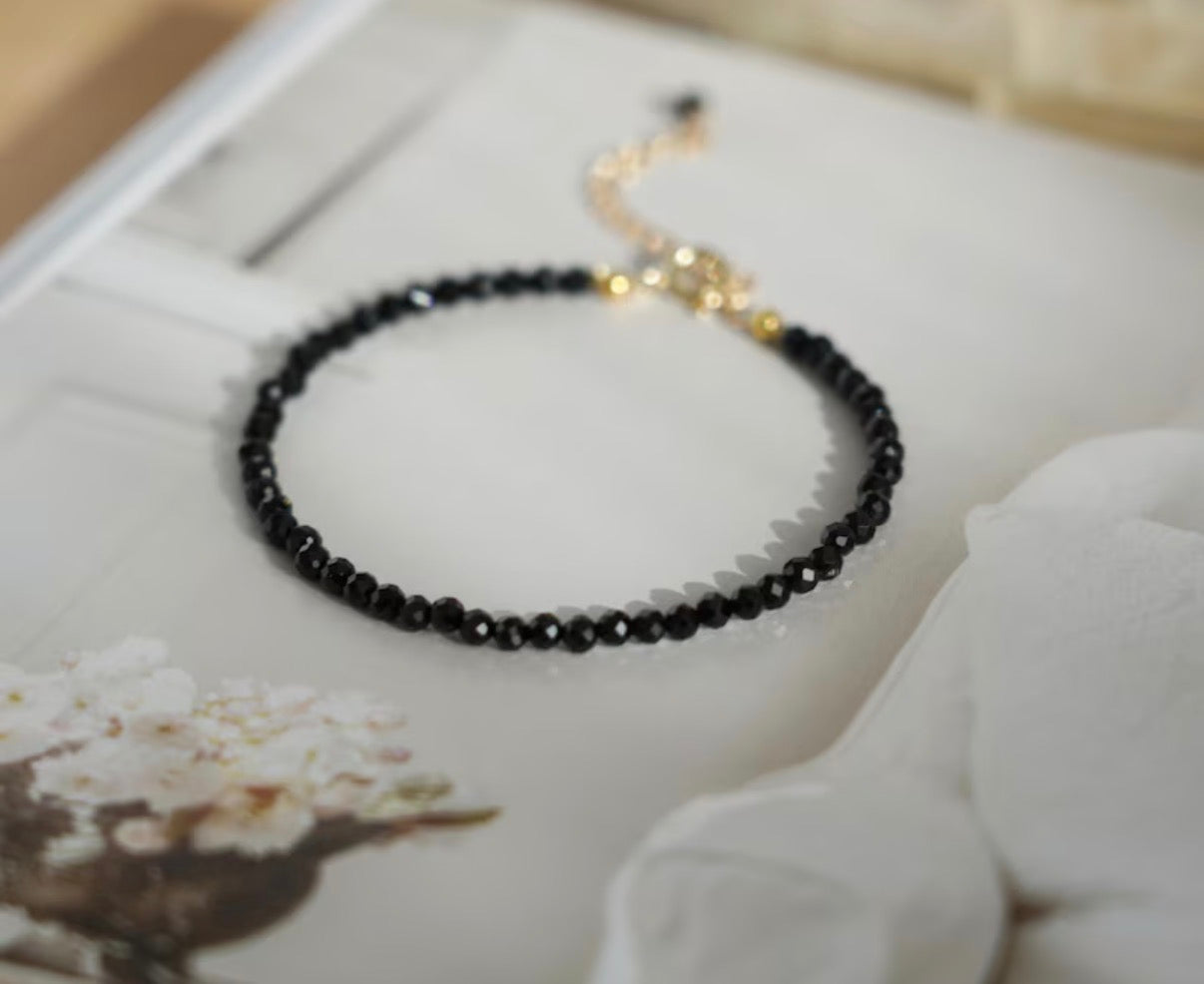 гривна с черен турмалин подарък