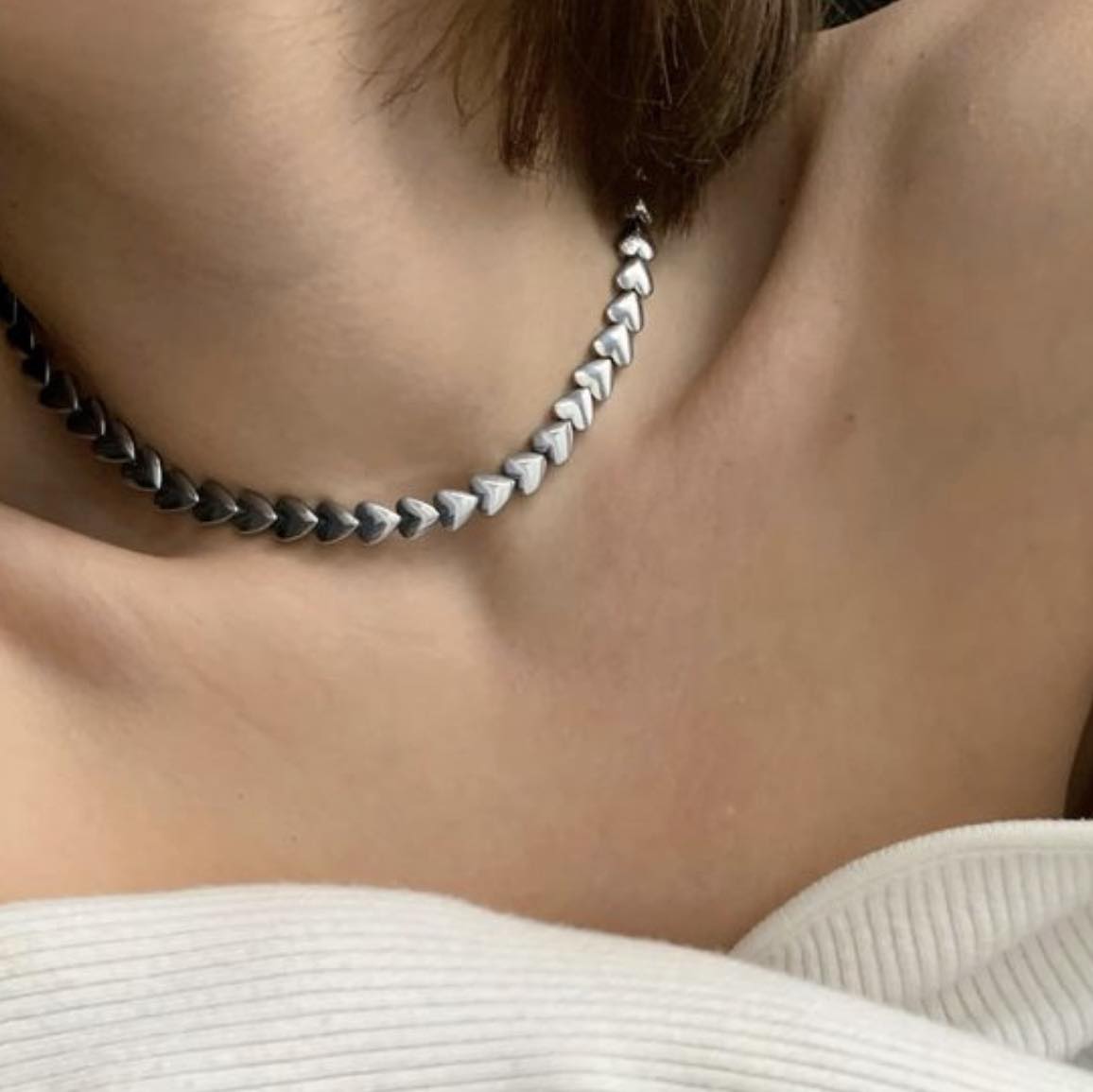 колие с хематитени сърца подарък