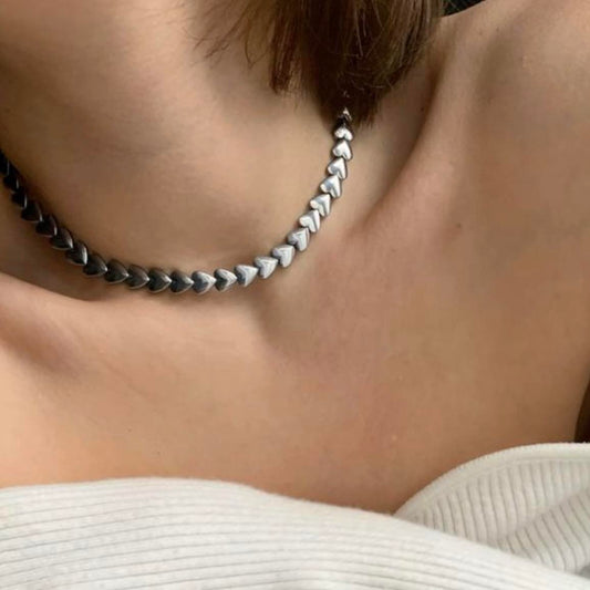 колие с хематитени сърца подарък